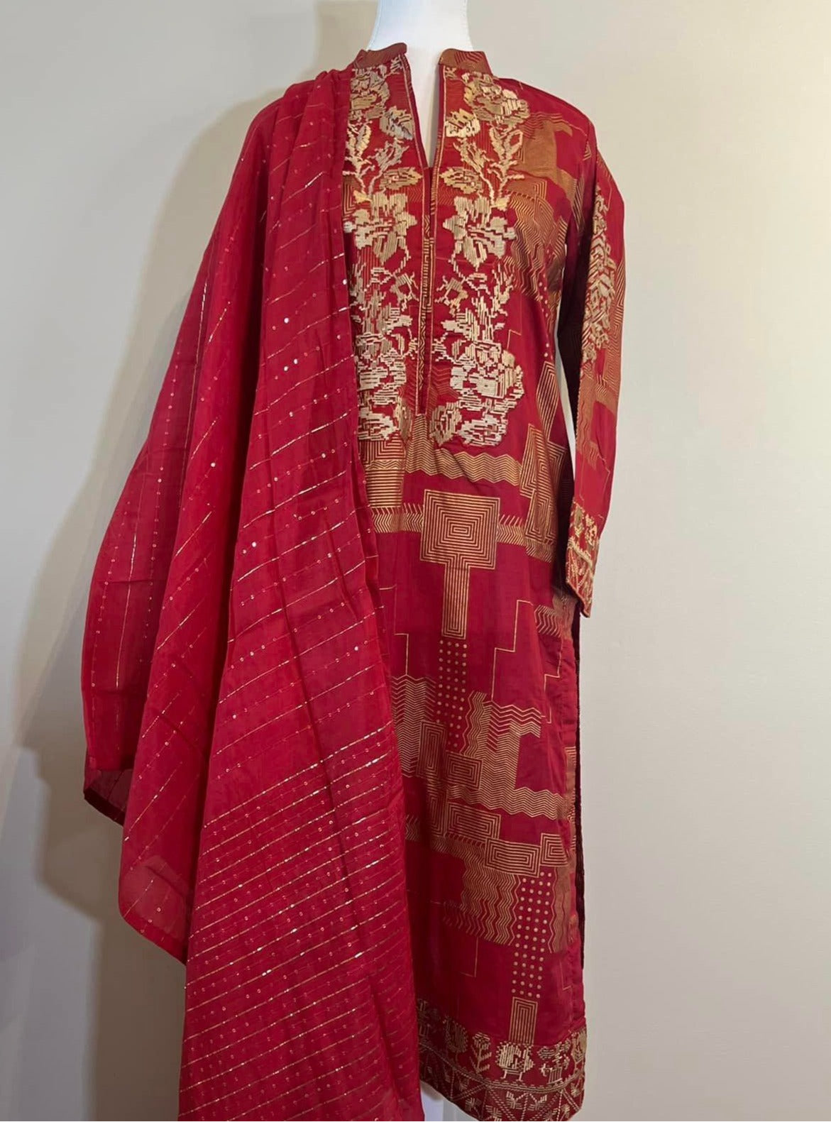 2 Piece | Nishat Linen Gold Printed Embroidered Suit