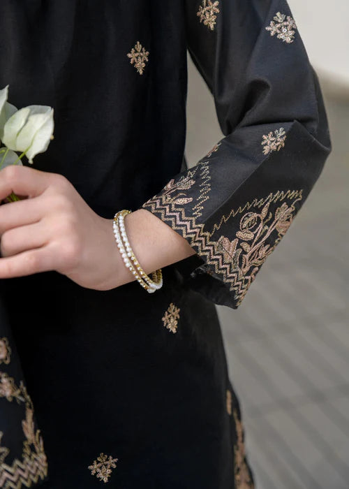 Arin | Girls Black Embroidered Kurta Set