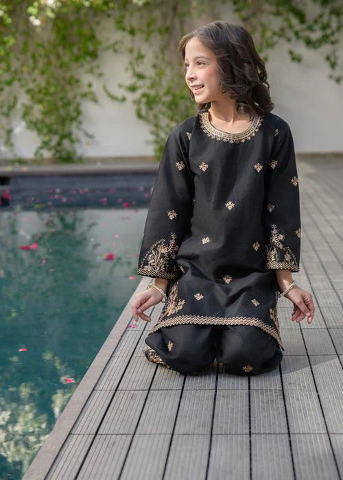 Arin | Girls Black Embroidered Kurta Set