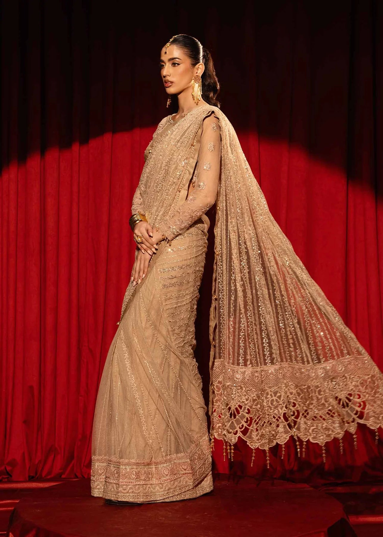 Zar-E-Sahar | Ivory Gold Embroidered Handmade Net Saree