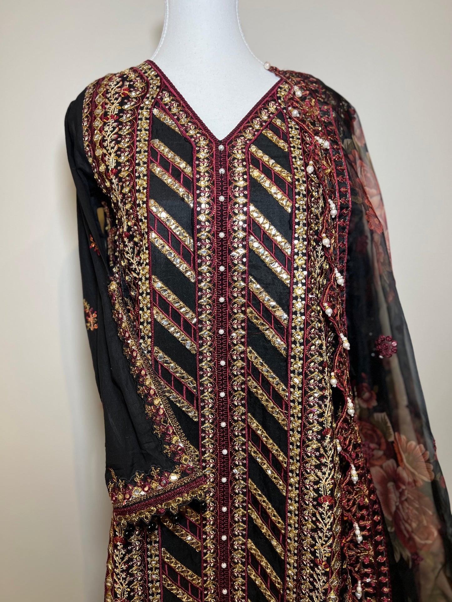 3 Piece | Black Embellished Pishwas Set