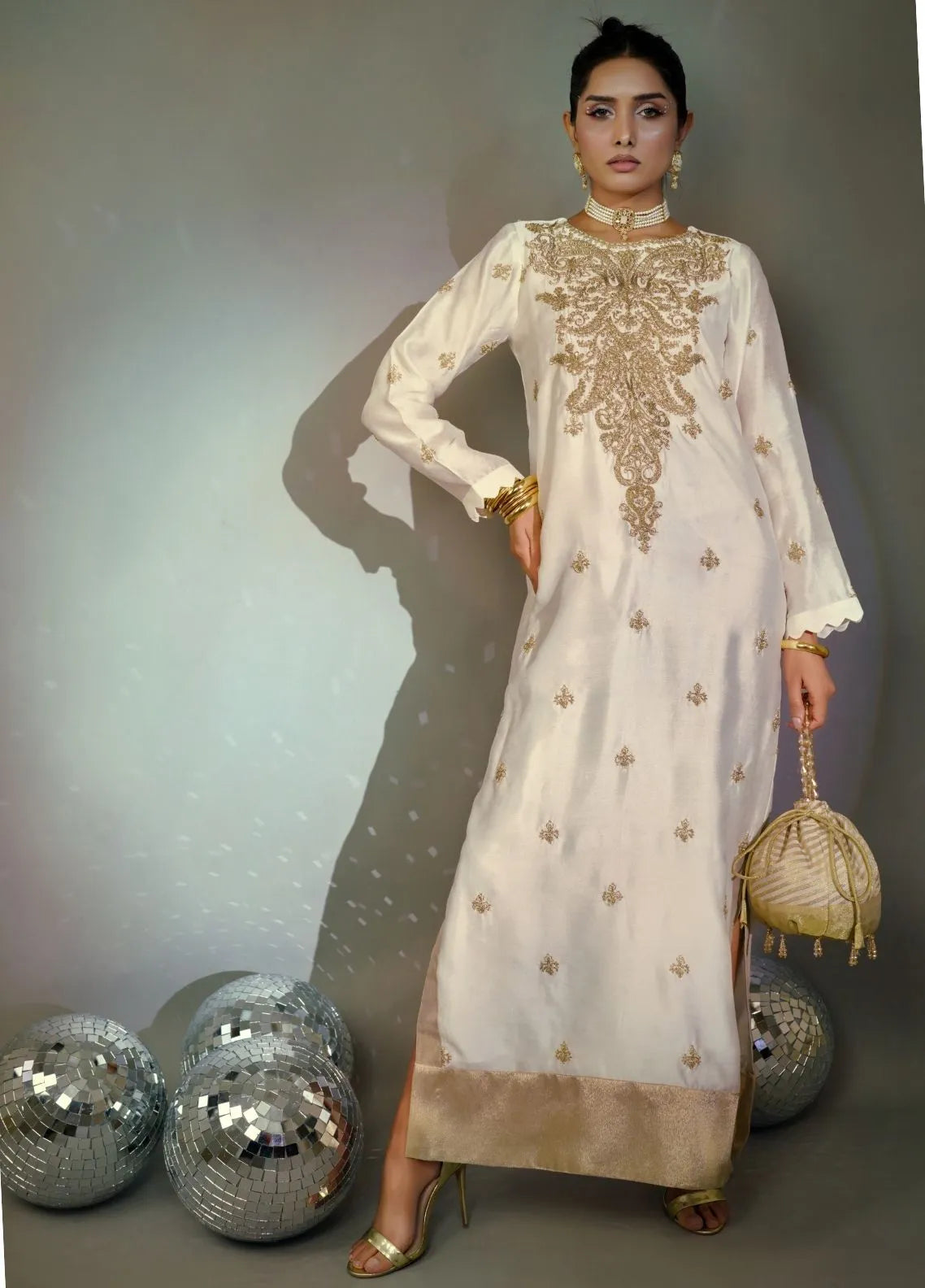 Minutiae | Off White Silk Embroidered Kaftan