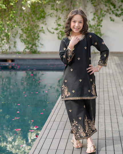 Arin | Girls Black Embroidered Kurta Set