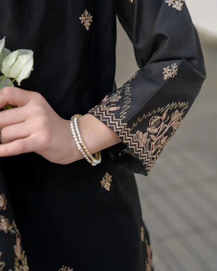 Arin | Girls Black Embroidered Kurta Set
