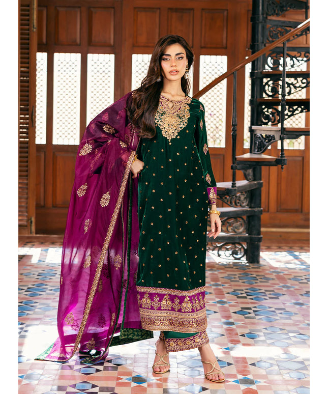 Esha | Emerald Green Velvet Hand Embroidered Suit