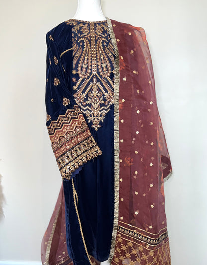 BAROQUE | Embroidered Pure Velvet Sharara