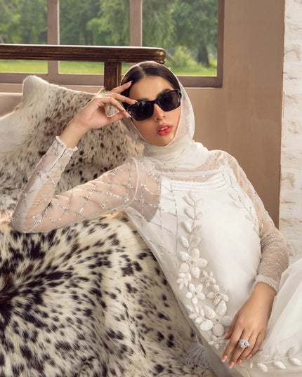 ODETTE | Pearl White Embellished Suit
