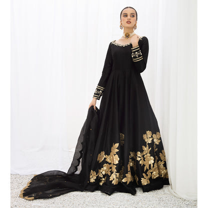 PARIZA | Black Embellished Silk Kalidar Pishwas